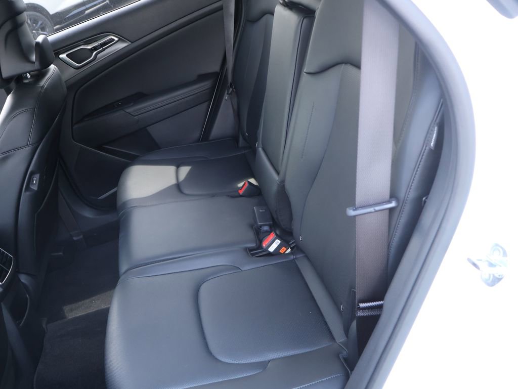 Used 2026 Kia Sportage EX FWD image 13