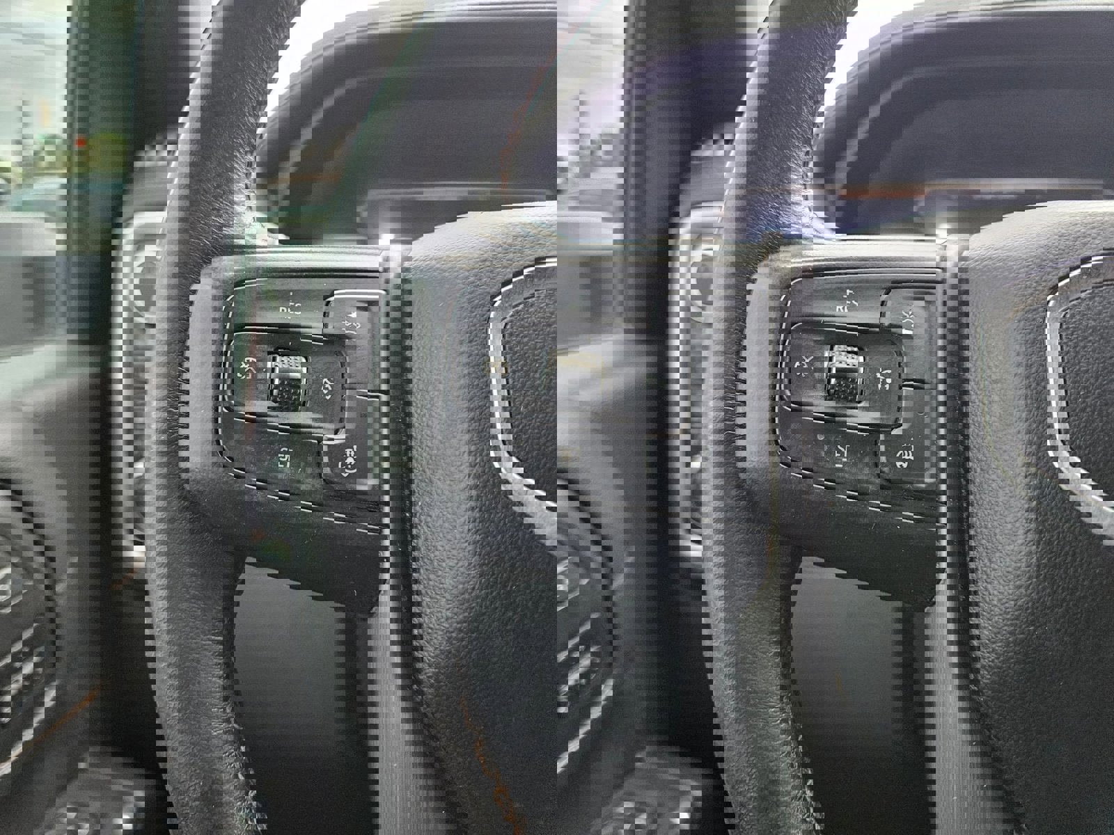 Used 2021 GMC Sierra 2500 AT4 w/ AT4 Premium Plus Package image 13