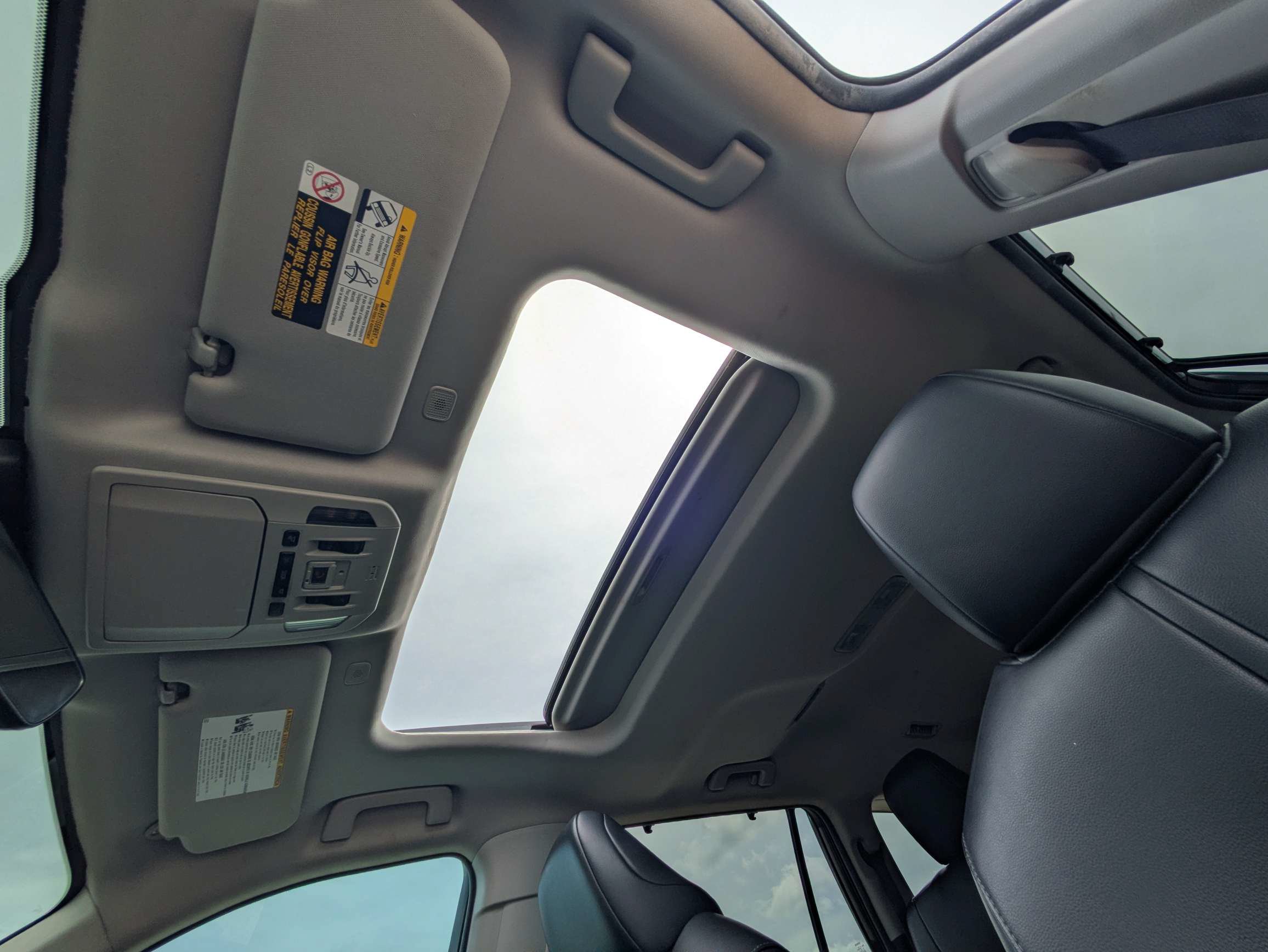 Used 2023 Toyota Highlander XLE FWD image 36
