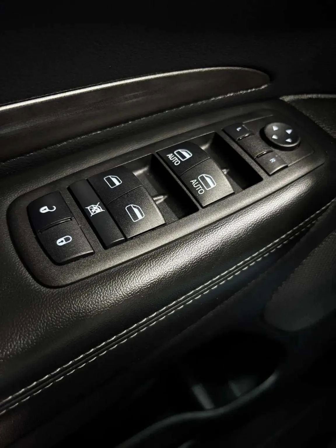 Used 2023 Dodge Durango SXT Launch Edition image 28