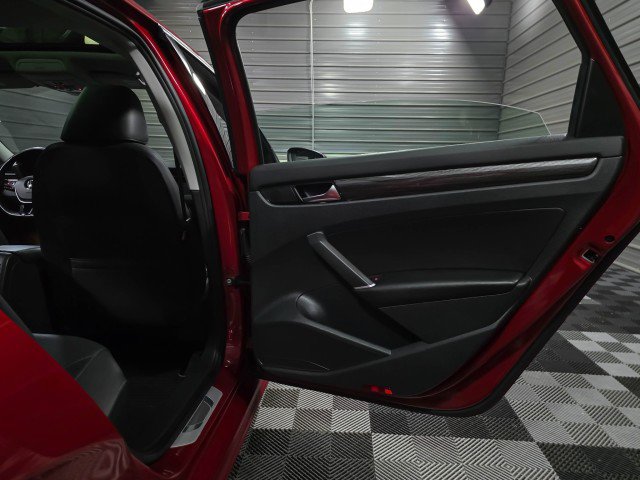 Used 2020 Volkswagen Passat 2.0T R-Line image 35