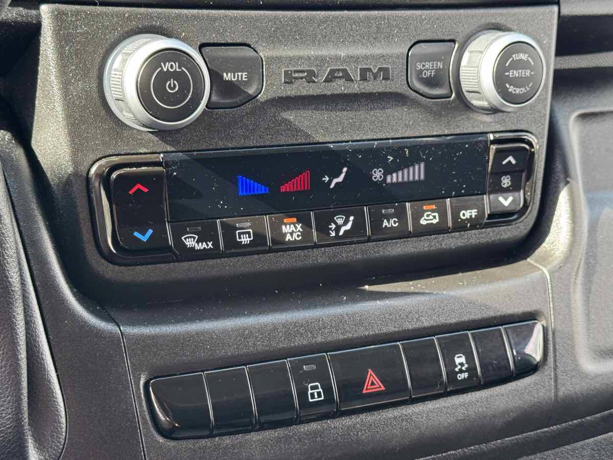 Used 2025 RAM ProMaster 2500 w/ Convenience Group FWD image 31