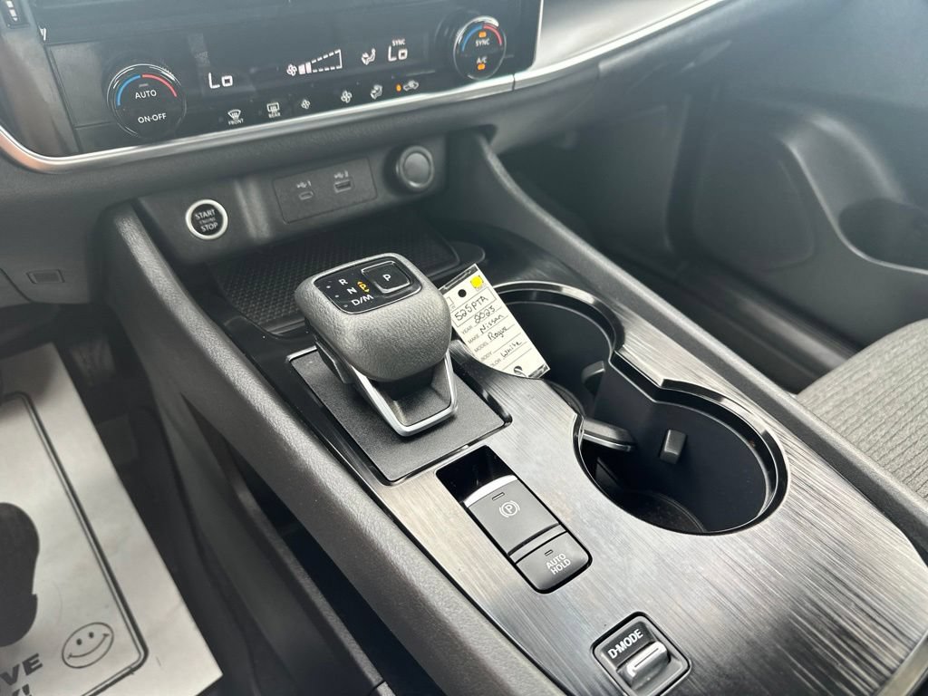 Used 2023 Nissan Rogue SV FWD image 25