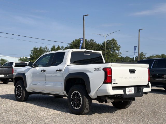 Used 2025 Toyota Tacoma TRD Off-Road AWD/4WD image 14