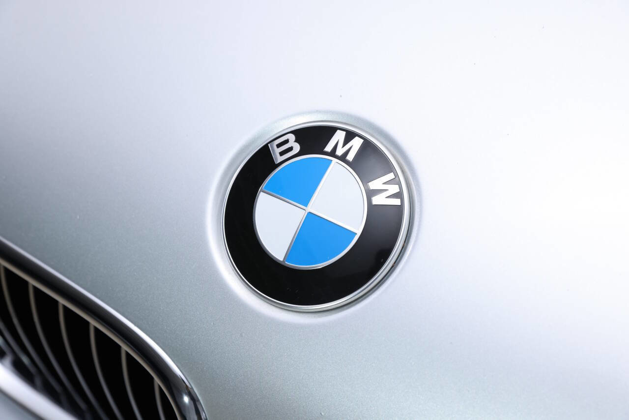 Used 2003 BMW M5 image 30