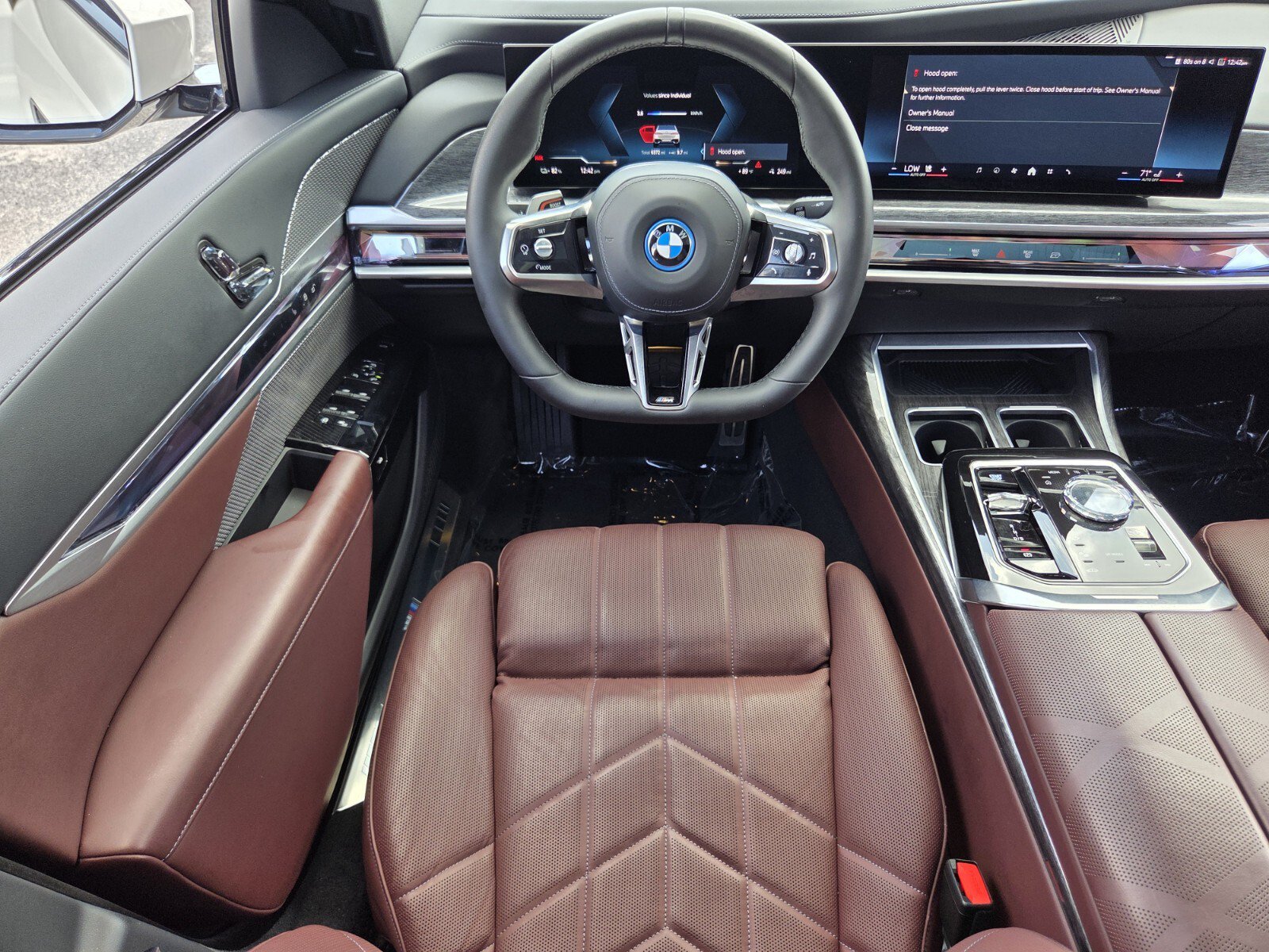 Certified 2025 BMW i7 xDrive60 AWD/4WD image 12
