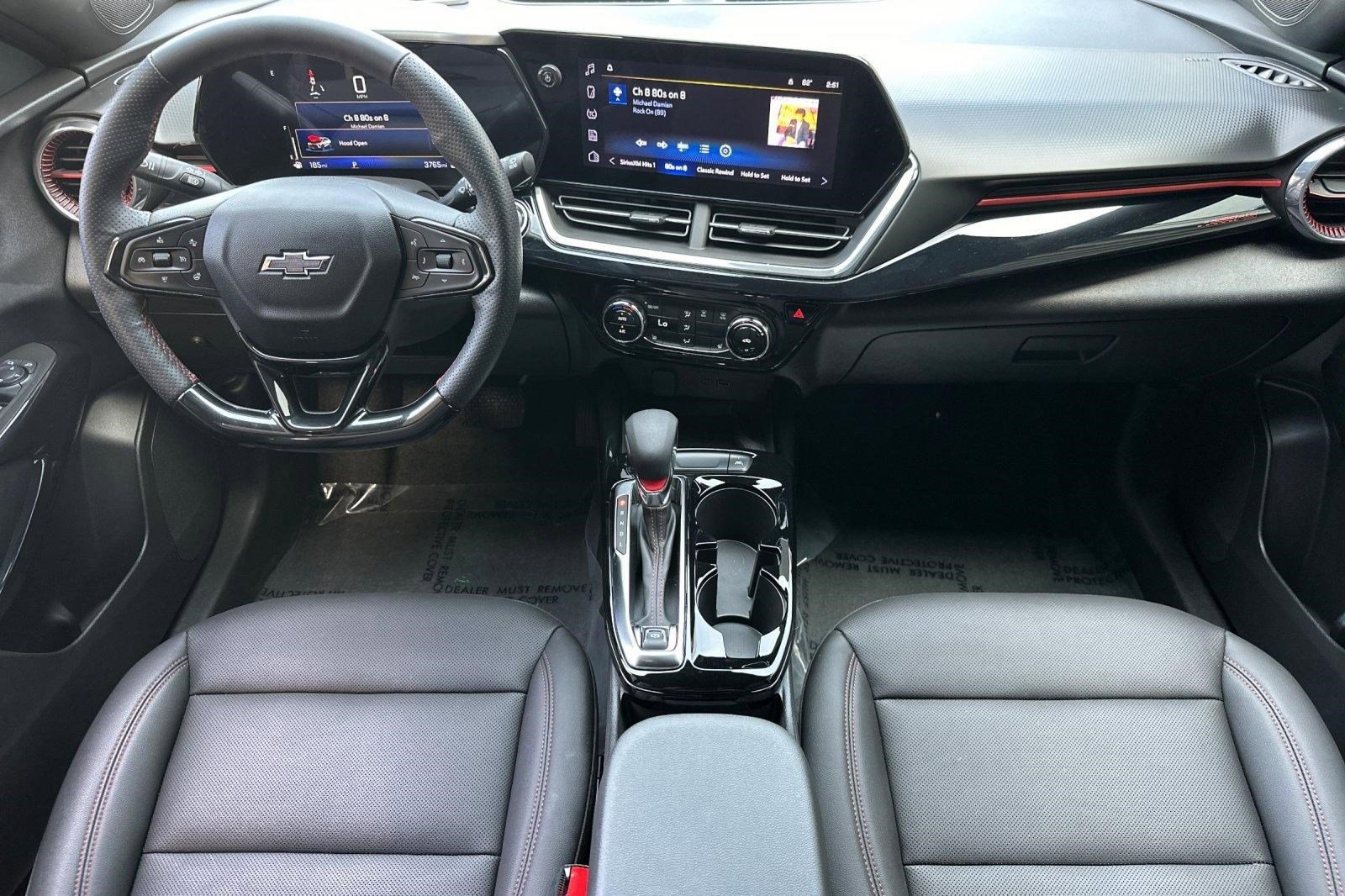 Used 2025 Chevrolet Trax RS w/ Sunroof Package image 15