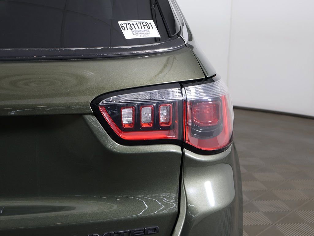 Used 2017 Jeep Compass Limited w/ Safe & Security Group AWD/4WD image 15