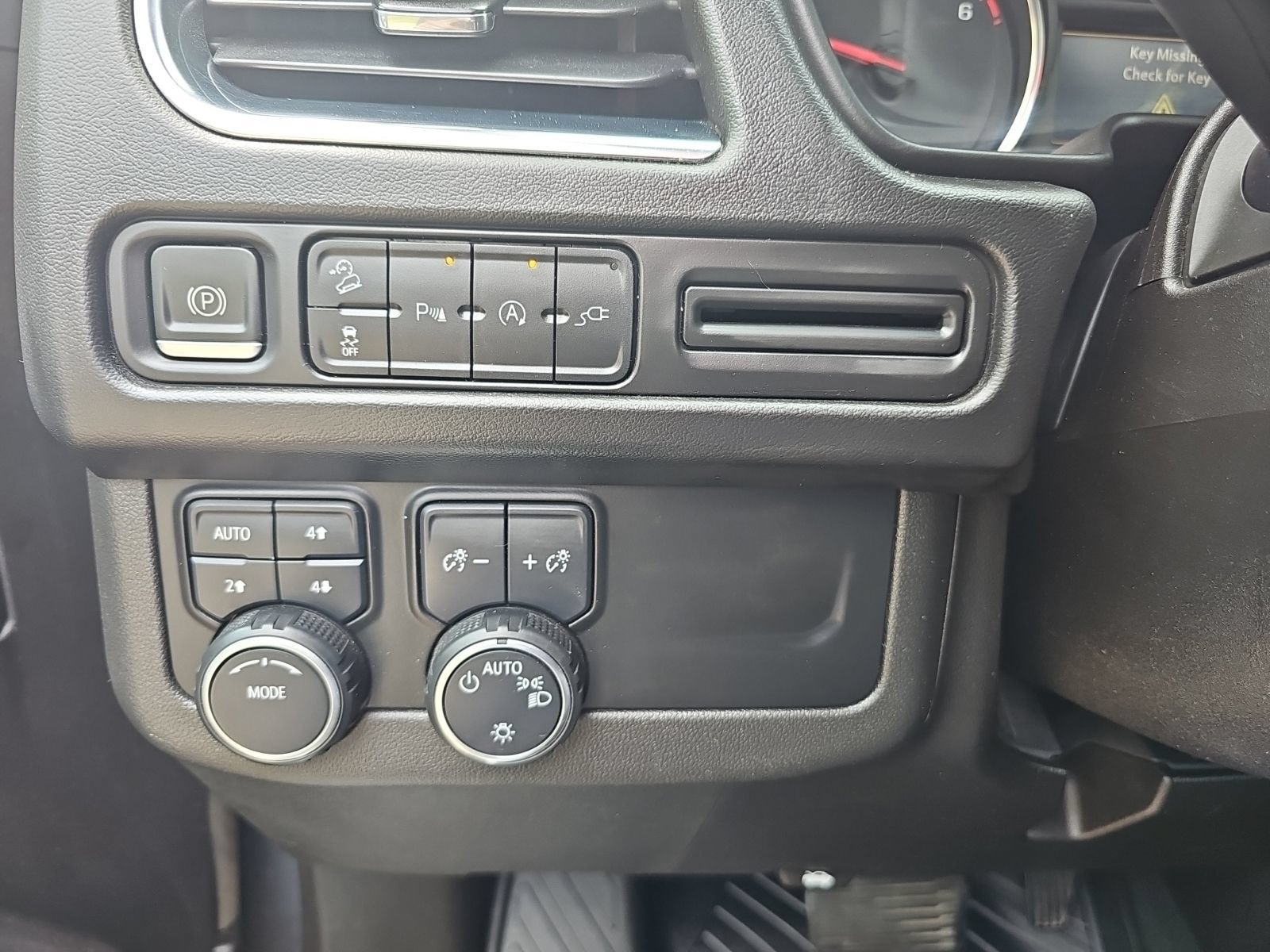 Used 2021 Chevrolet Tahoe Z71 AWD/4WD image 14