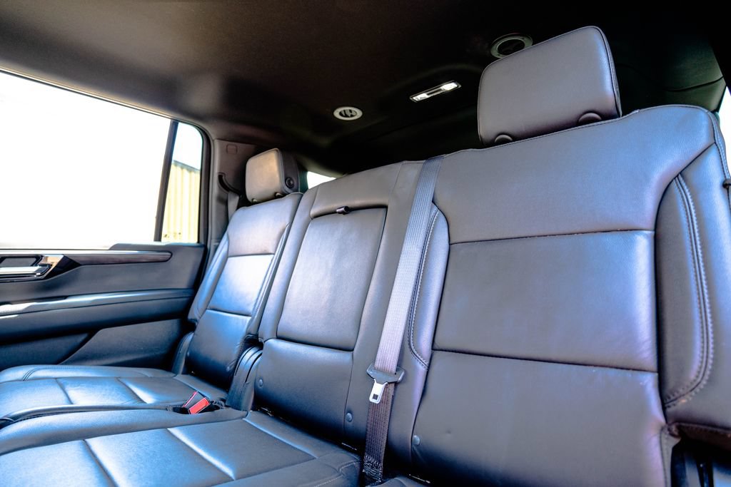 Certified 2025 Chevrolet Suburban LT AWD/4WD image 30
