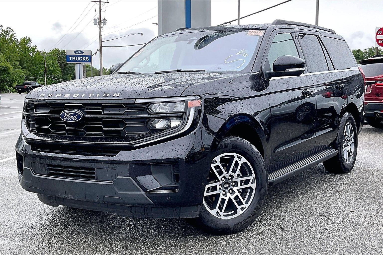 Certified 2025 Ford Expedition Active RWD image 3