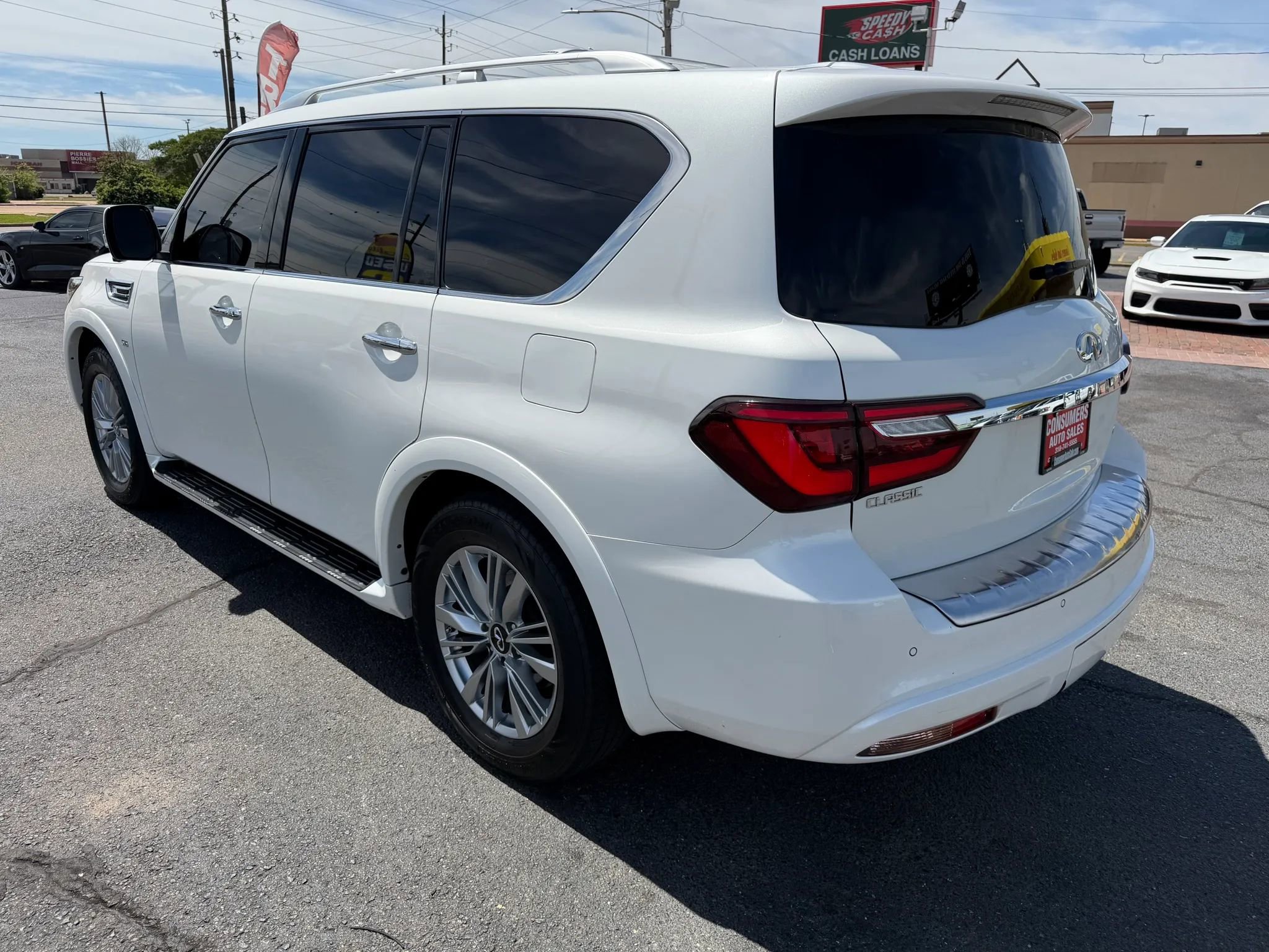 Used 2019 INFINITI QX80 Luxe w/ Proassist Package RWD image 3