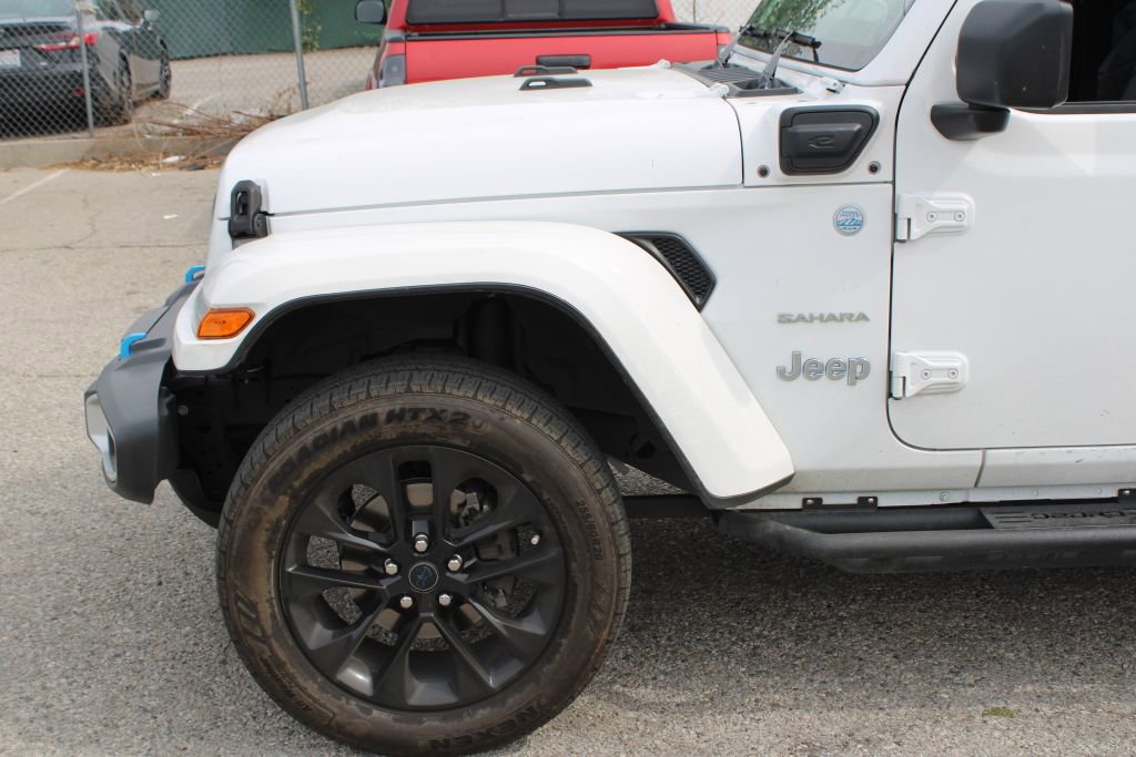 Used 2024 Jeep Wrangler Unlimited Sahara w/ Safety Group image 7