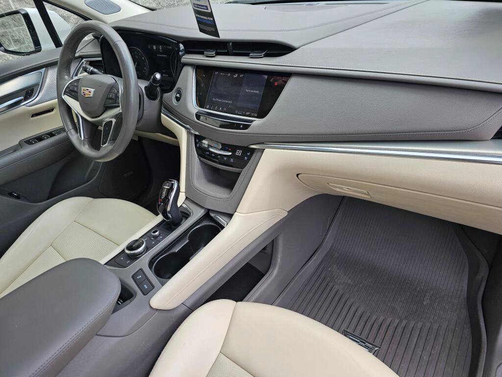 Certified 2023 Cadillac XT5 Premium Luxury w/ Technology Package AWD/4WD image 16