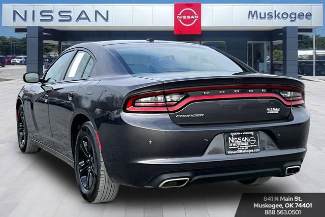 Used 2022 Dodge Charger SXT image 4
