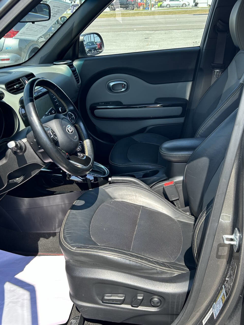Used 2014 Kia Soul + image 14