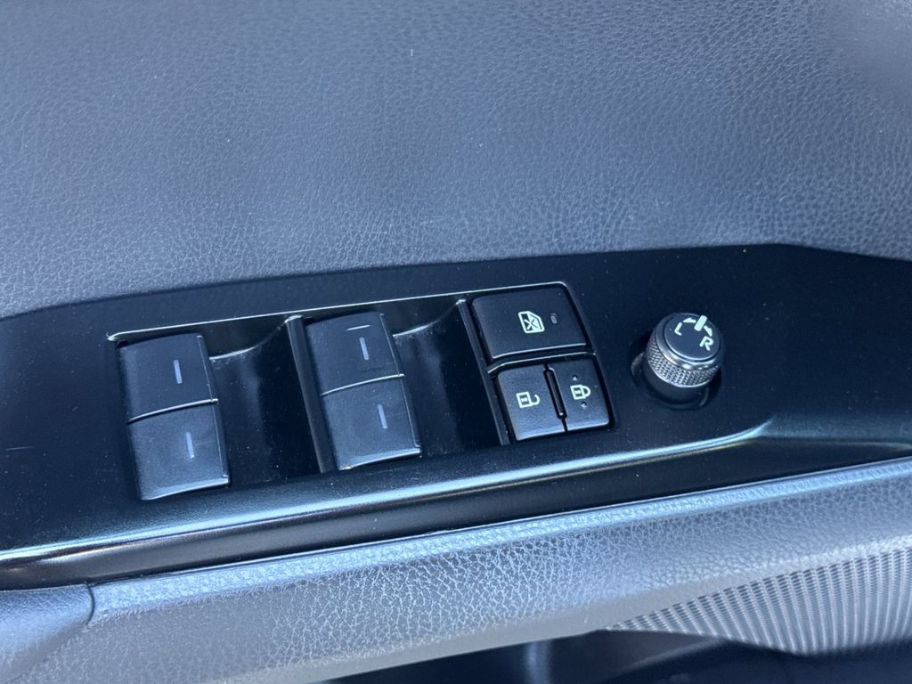 Used 2025 Toyota Camry LE FWD image 11