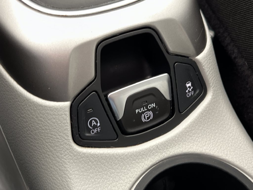 Used 2018 Jeep Compass Latitude w/ Popular Equipment Group AWD/4WD image 31