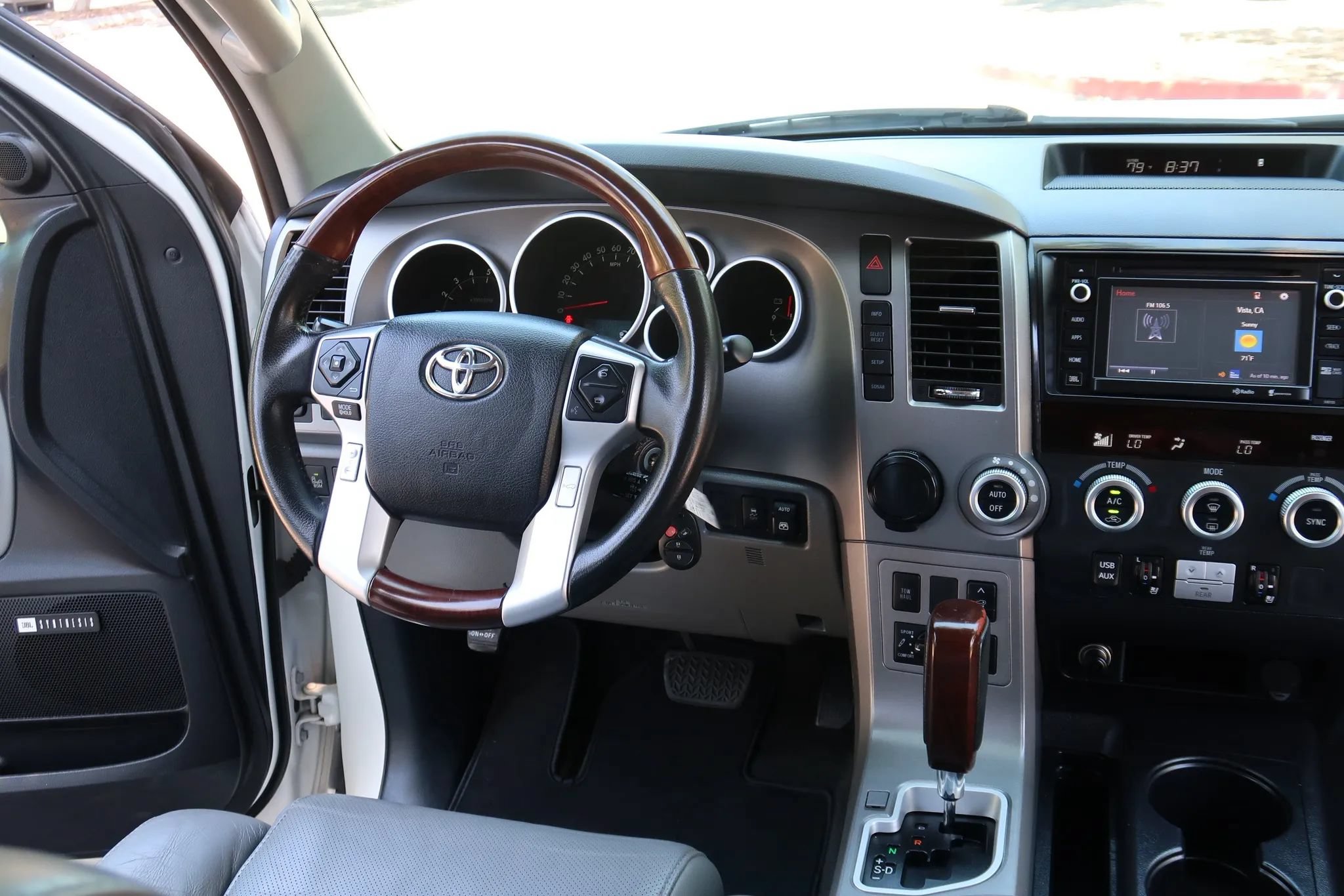 Used 2016 Toyota Sequoia Platinum RWD image 27