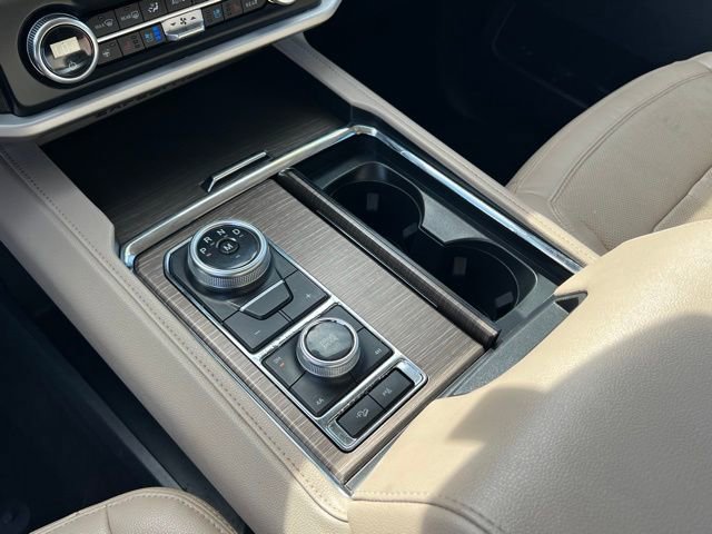 Used 2023 Ford Expedition Limited image 21