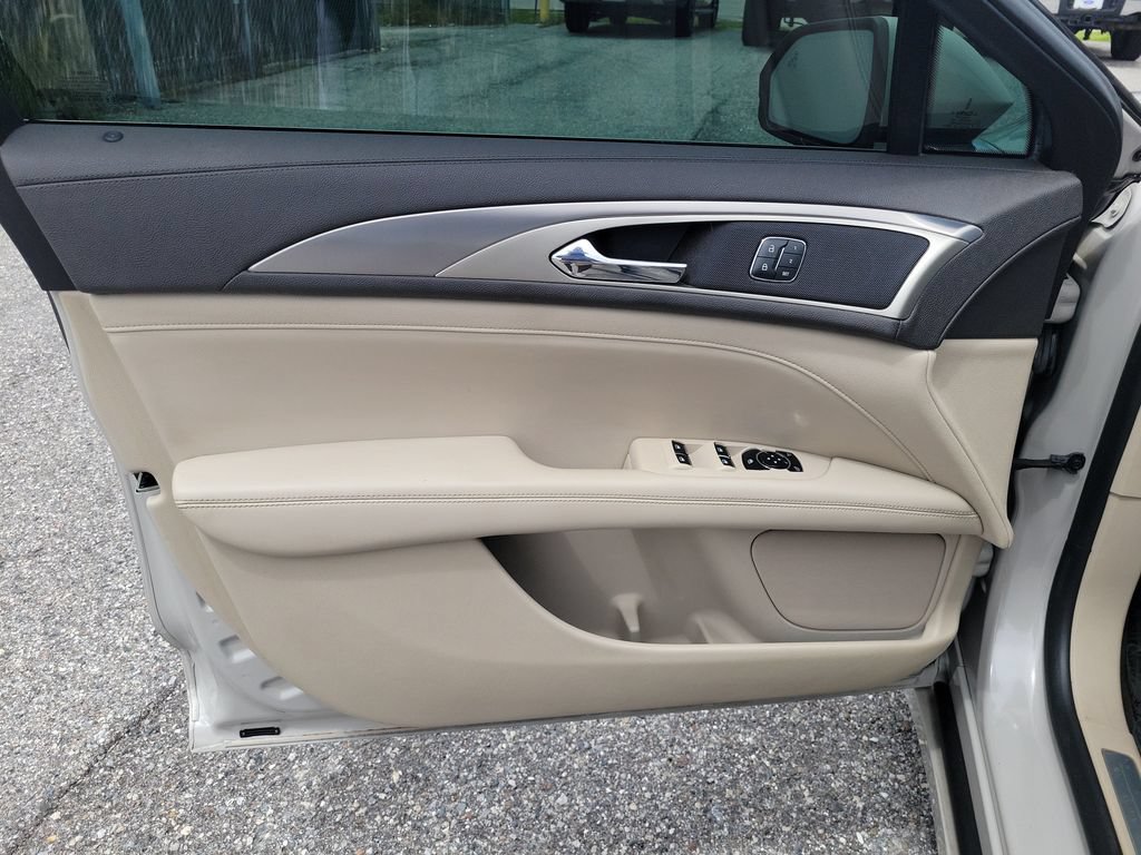 Used 2020 Lincoln MKZ FWD image 19