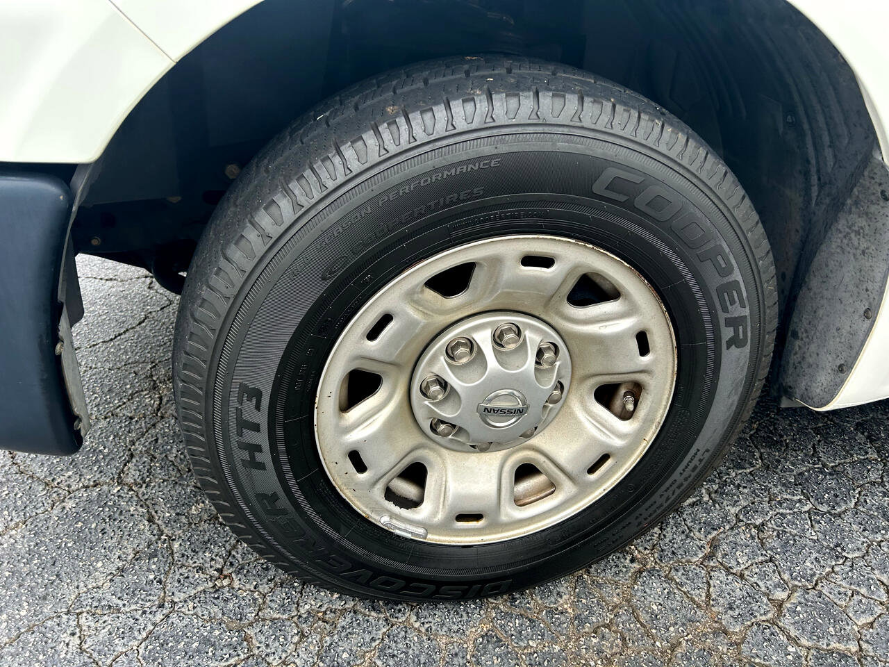 Used 2017 Nissan NV 3500 SV image 14