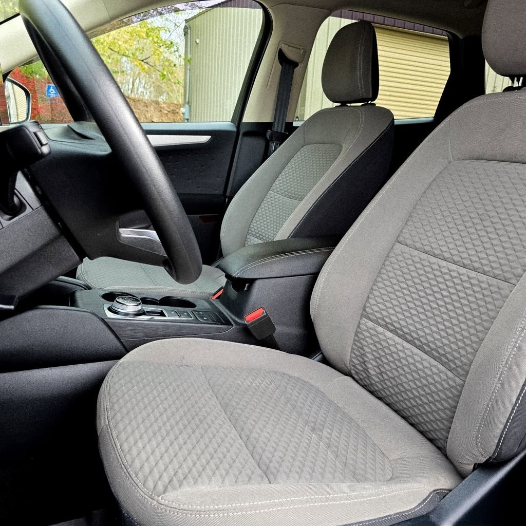 Used 2020 Ford Escape SE image 14