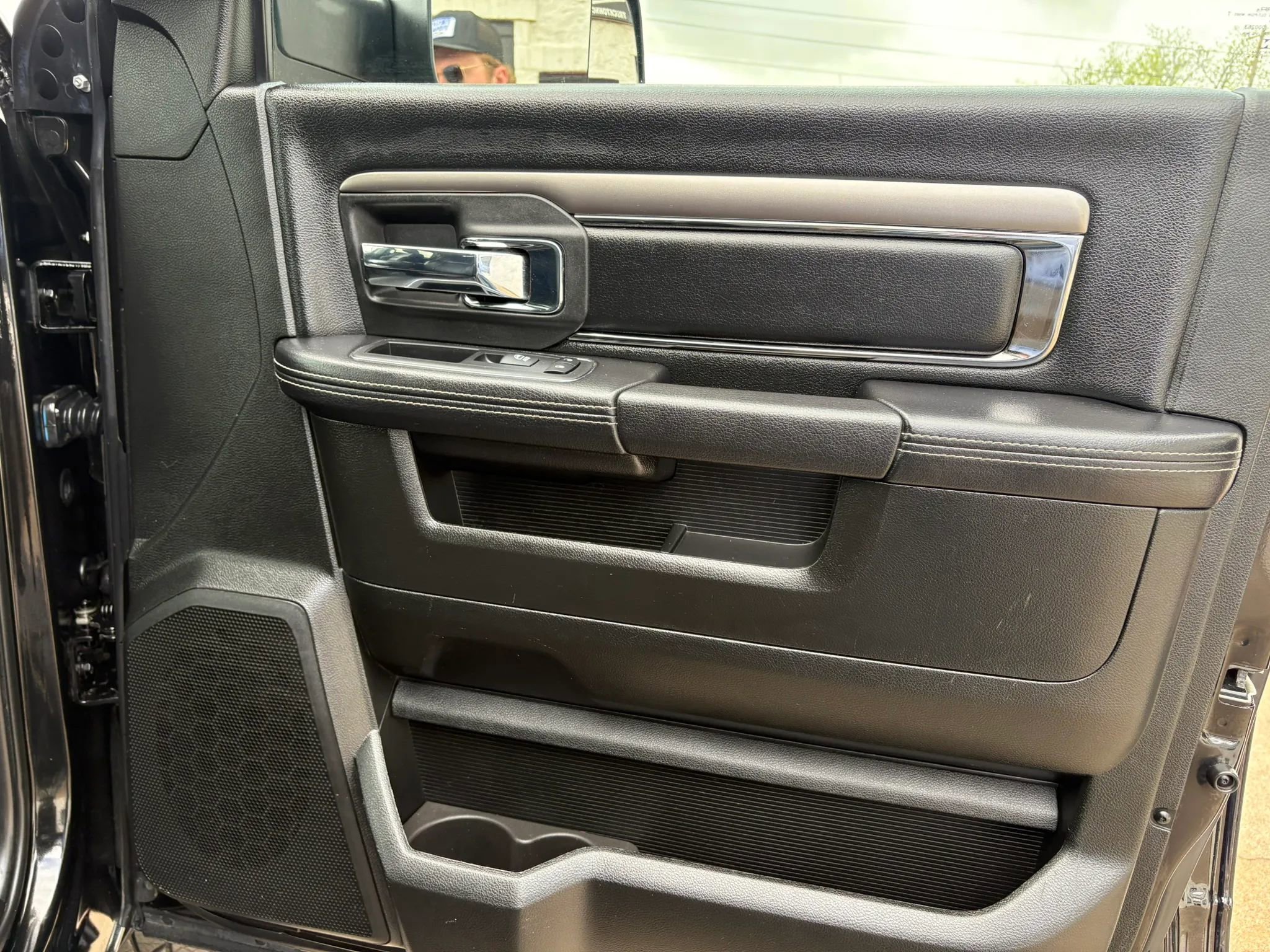 Used 2018 RAM 2500 Laramie w/ Sport Appearance Group AWD/4WD image 17