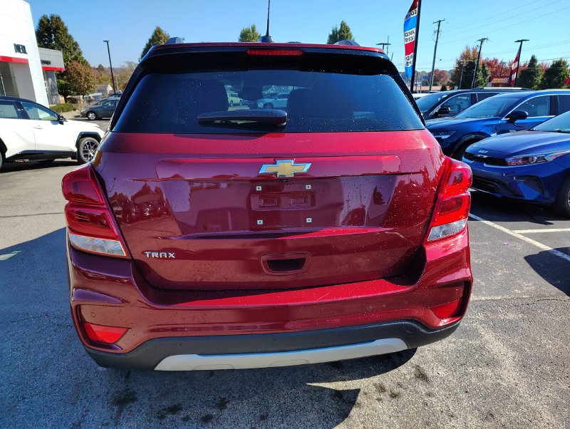 Used 2021 Chevrolet Trax LT w/ Driver Confidence Package FWD image 5