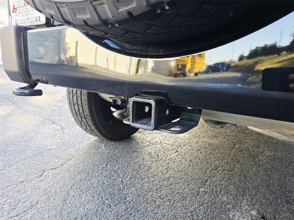 Used 2017 Jeep Wrangler Sahara w/ Connectivity Group image 16