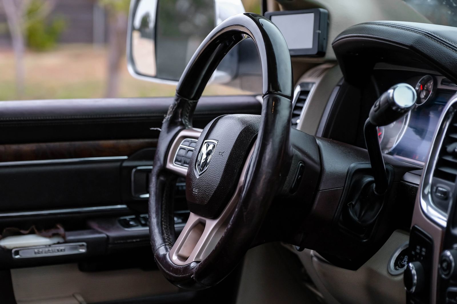 Used 2015 RAM 3500 Laramie Longhorn AWD/4WD image 19