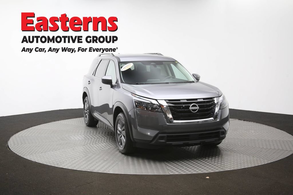 Used 2025 Nissan Pathfinder SV FWD image 51