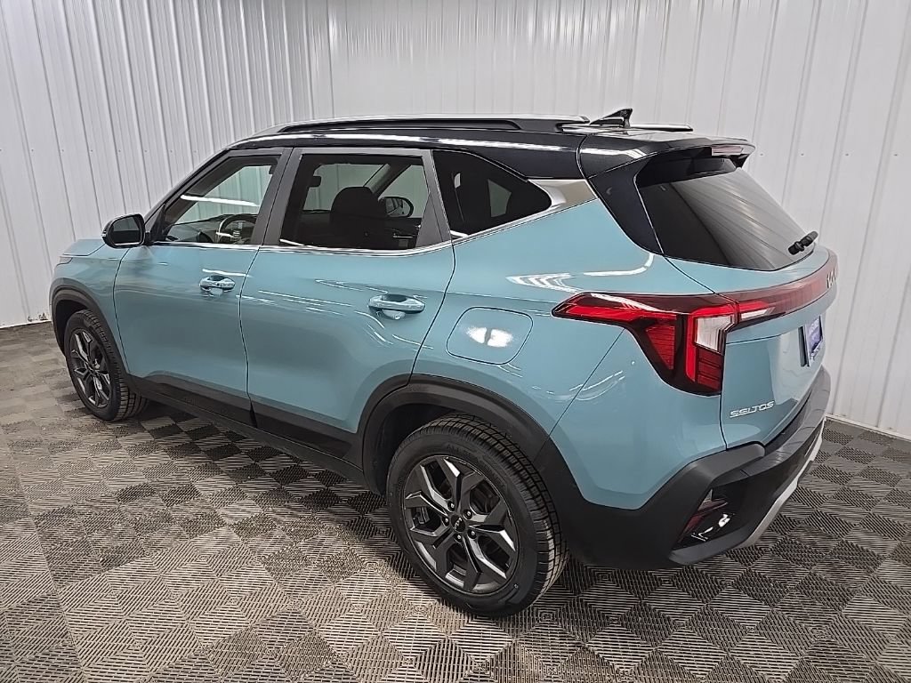 Used 2024 Kia Seltos S AWD/4WD image 9