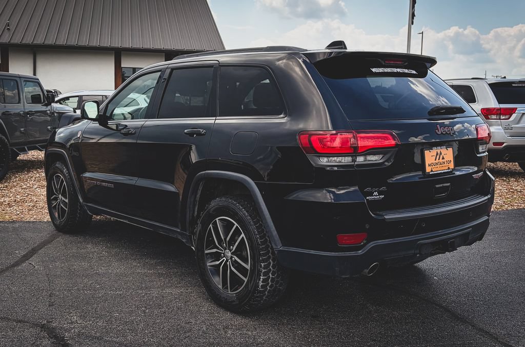 Used 2017 Jeep Grand Cherokee Trailhawk AWD/4WD image 9