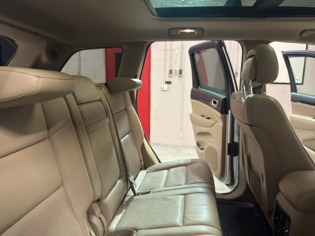 Used 2014 Jeep Grand Cherokee Limited w/ Luxury Group II AWD/4WD image 26