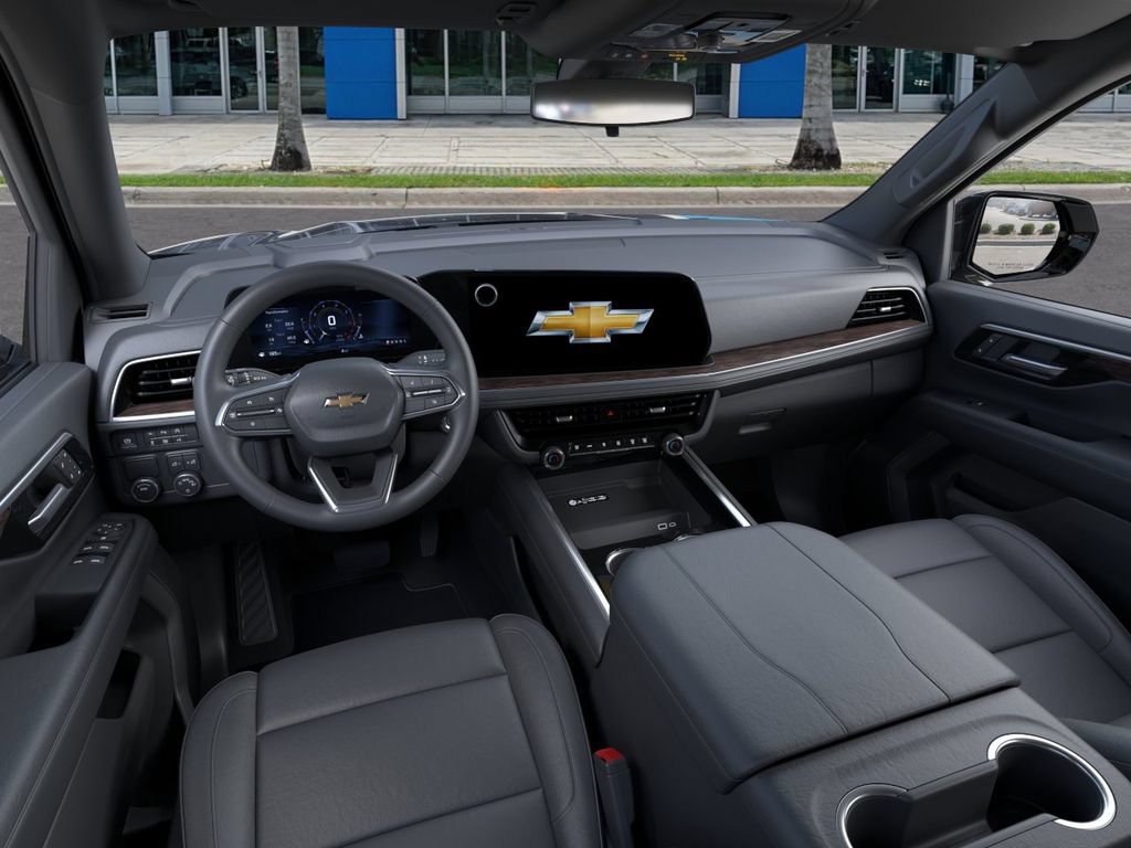 Used 2026 Chevrolet Suburban LT RWD image 16