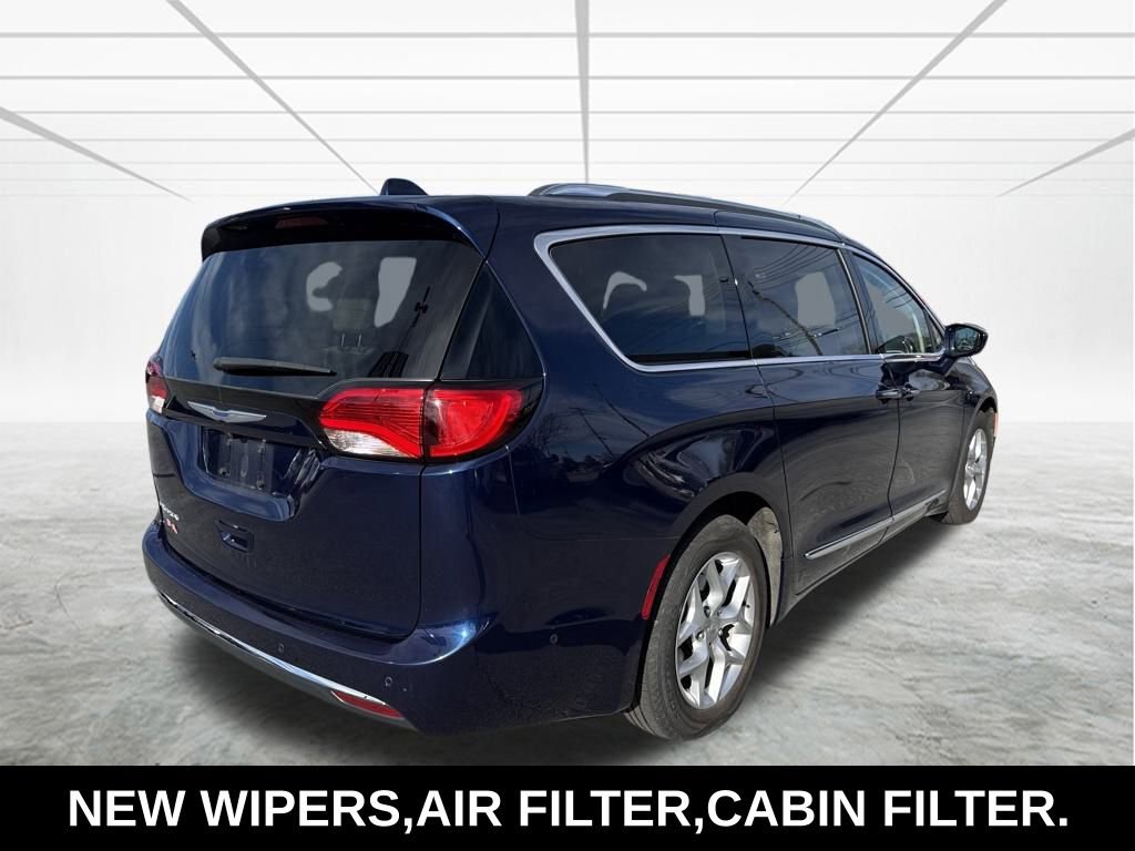 Used 2020 Chrysler Pacifica Touring-L w/ Tire & Wheel Group image 5