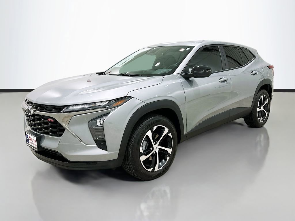 Certified 2026 Chevrolet Trax RS w/ Sunroof Package FWD image 3