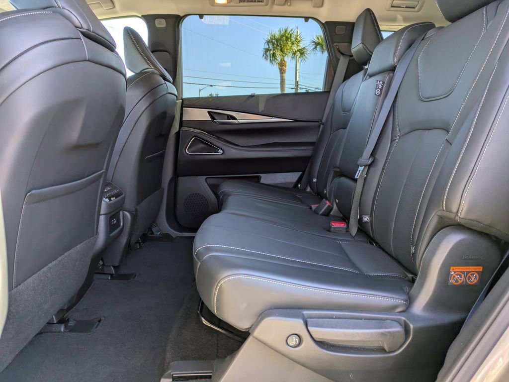 Certified 2025 INFINITI QX60 Luxe image 15