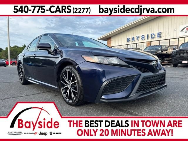 Used 2021 Toyota Camry SE FWD image 1