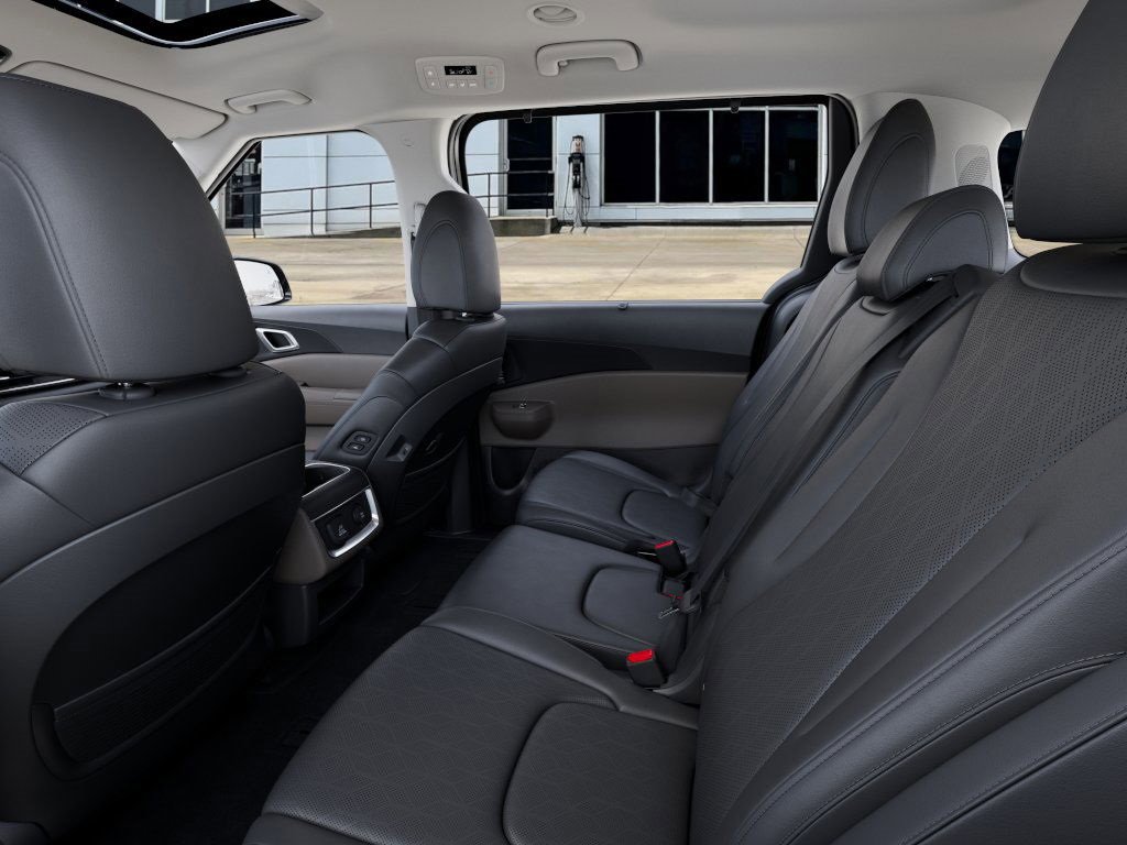 New 2026 Kia Carnival SX image 18