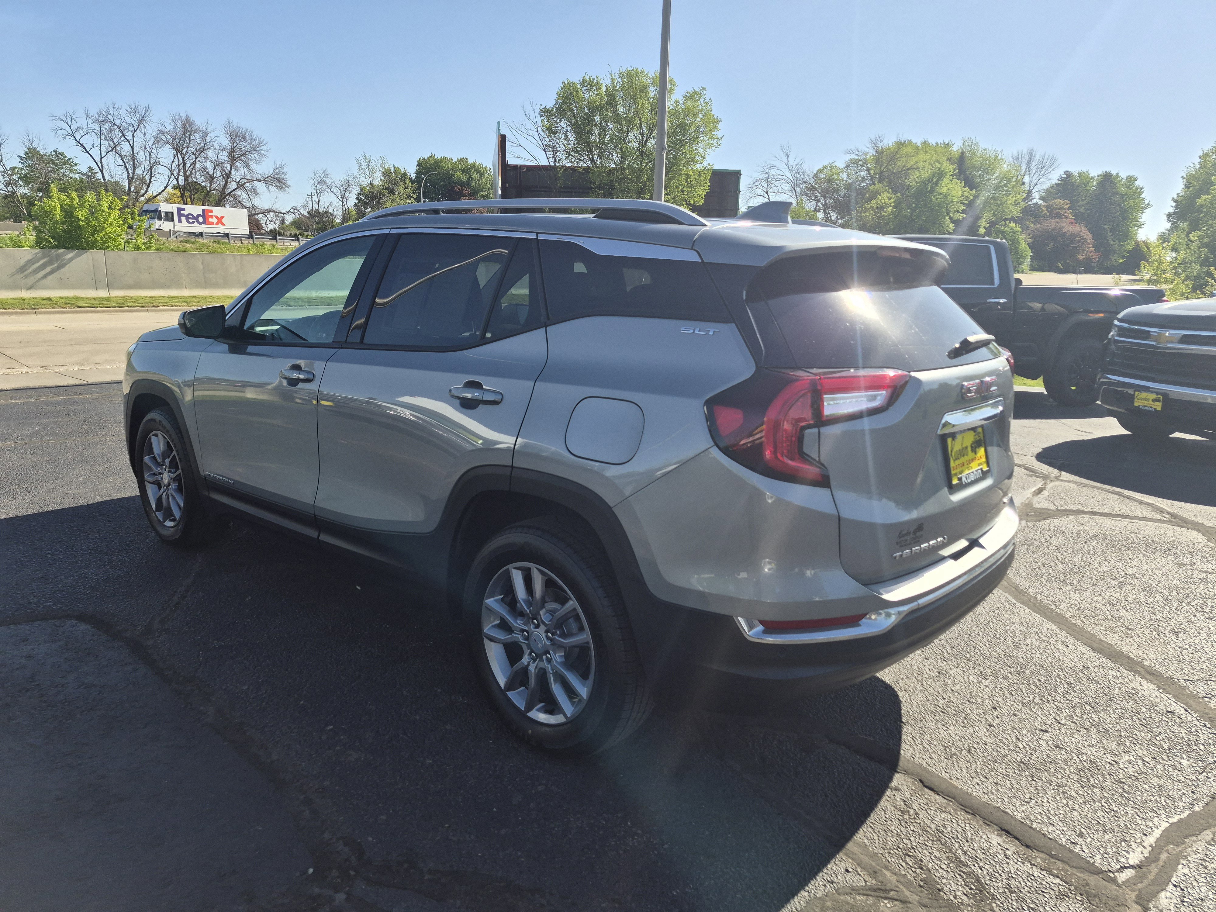 Used 2024 GMC Terrain SLT w/ Infotainment Package II AWD/4WD image 6