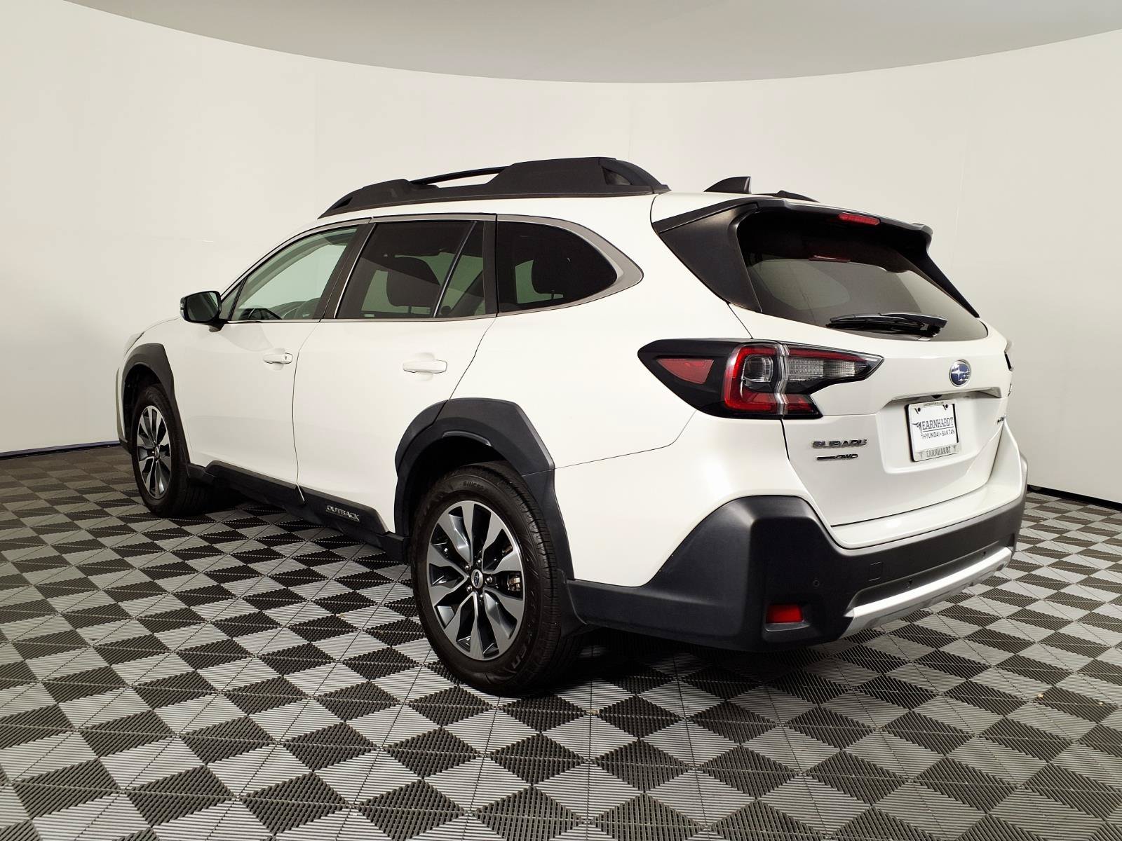 Used 2023 Subaru Outback Limited AWD/4WD image 6