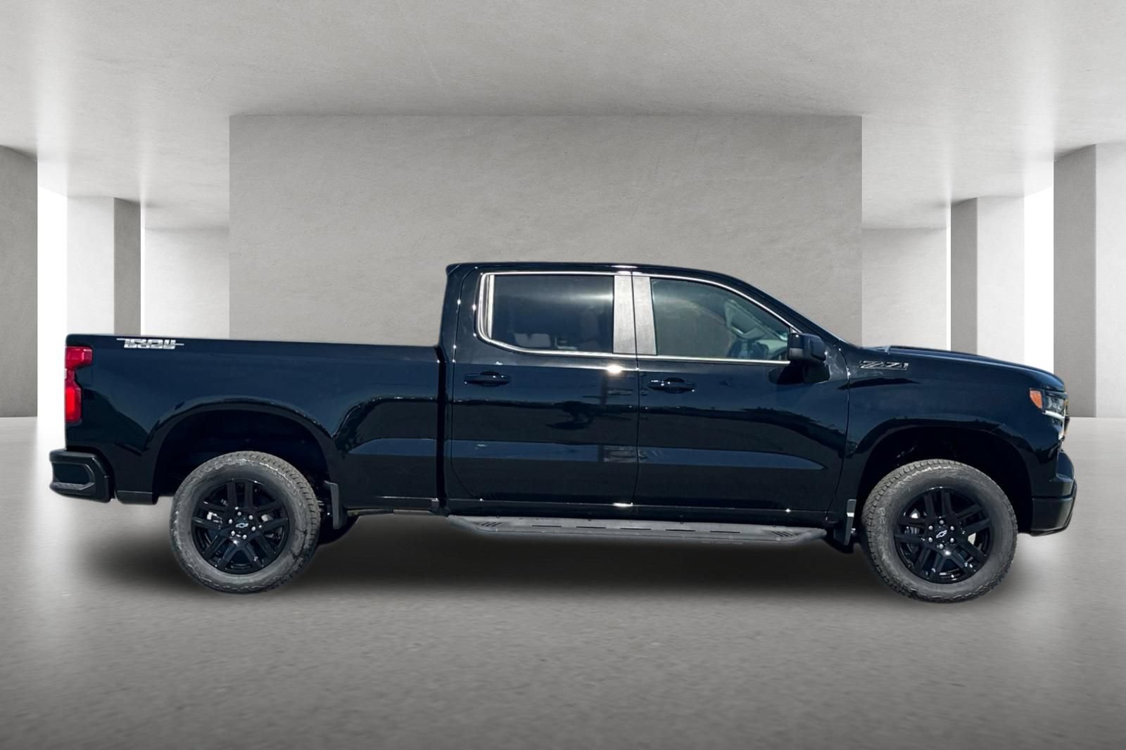 New 2026 Chevrolet Silverado 1500 LT Trail Boss w/ Dark Appearance Package AWD/4WD image 3
