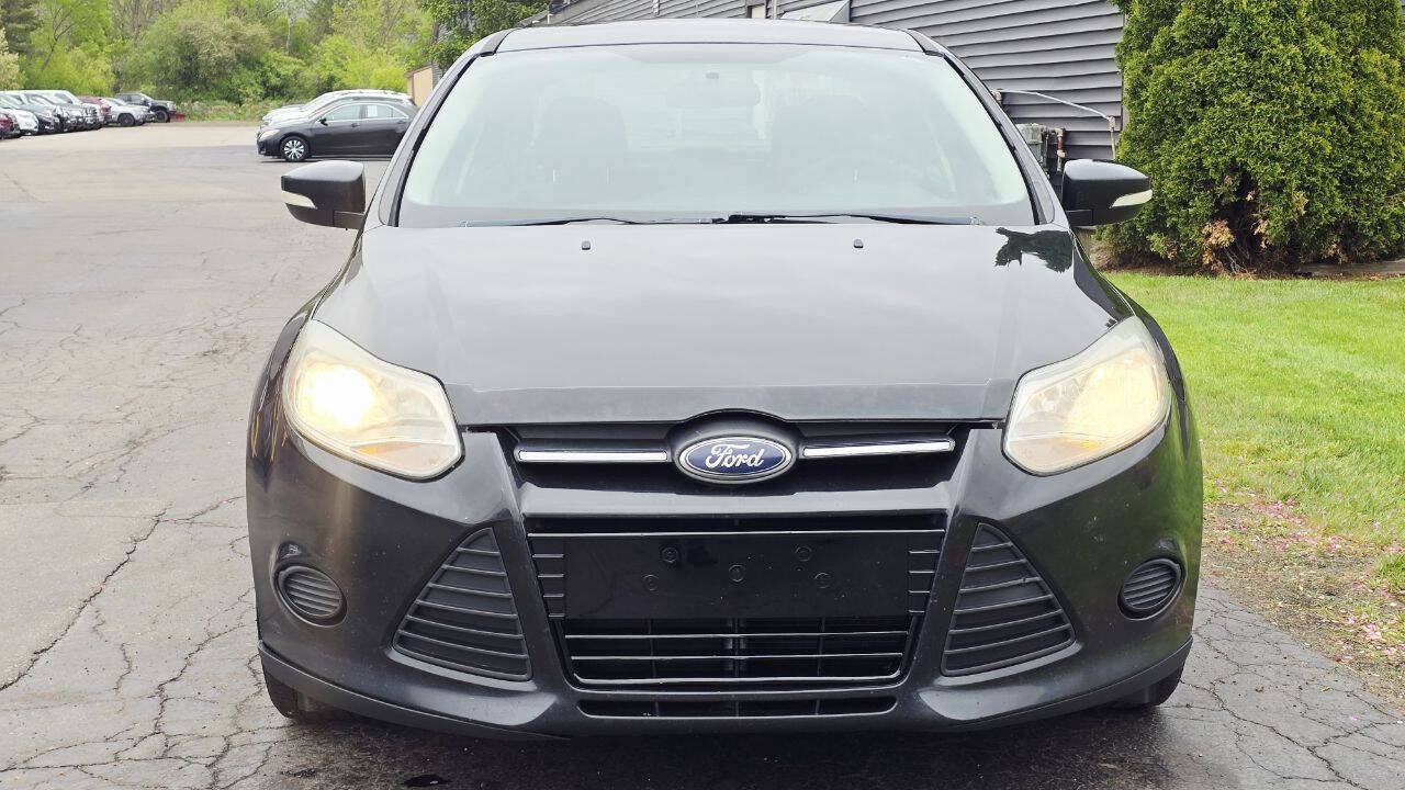 Used 2014 Ford Focus SE w/ SE Winter Package FWD image 9