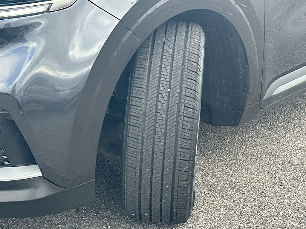 Used 2024 Kia Carnival EX image 25