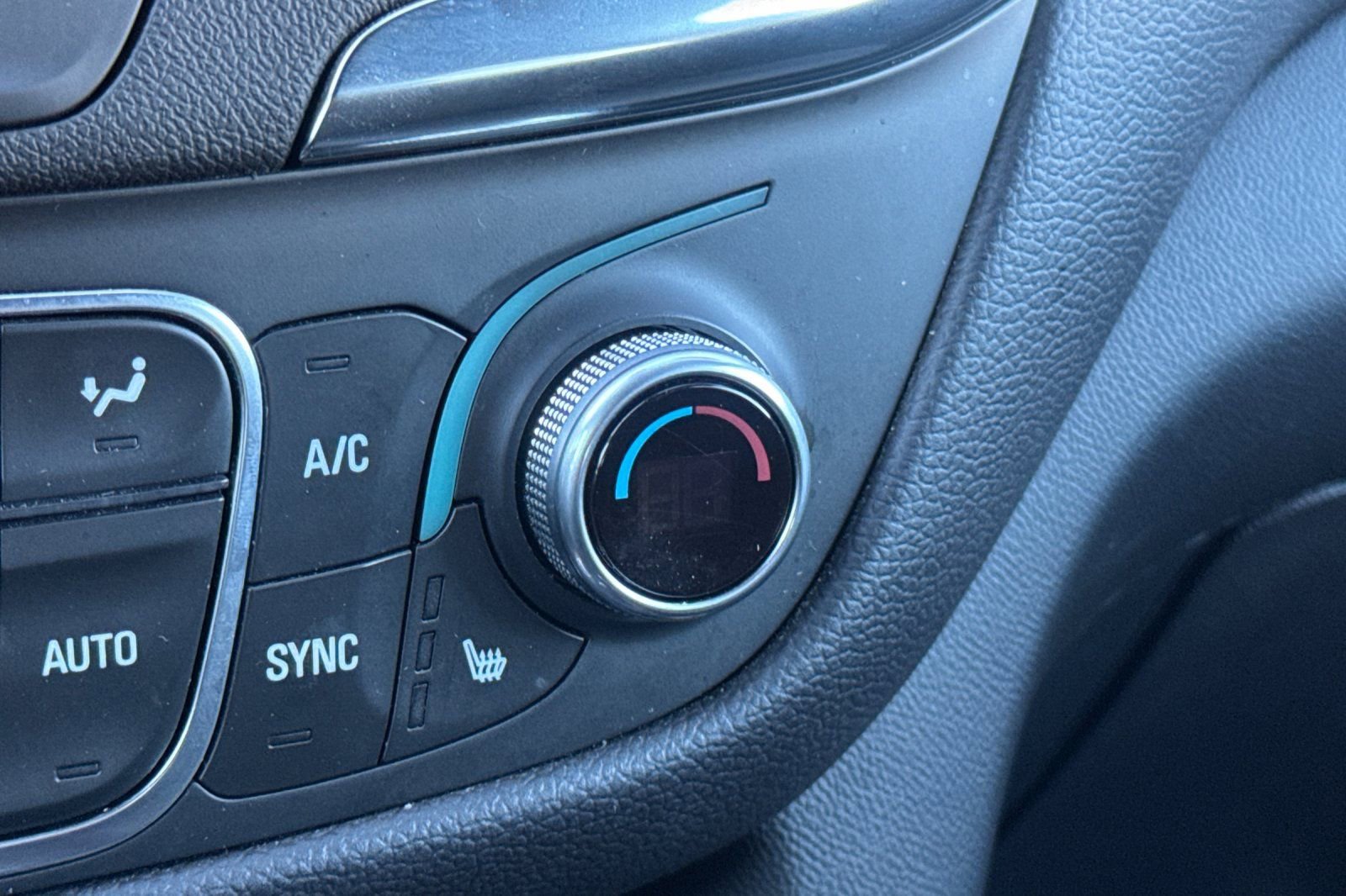 Used 2024 Chevrolet Equinox LT image 30