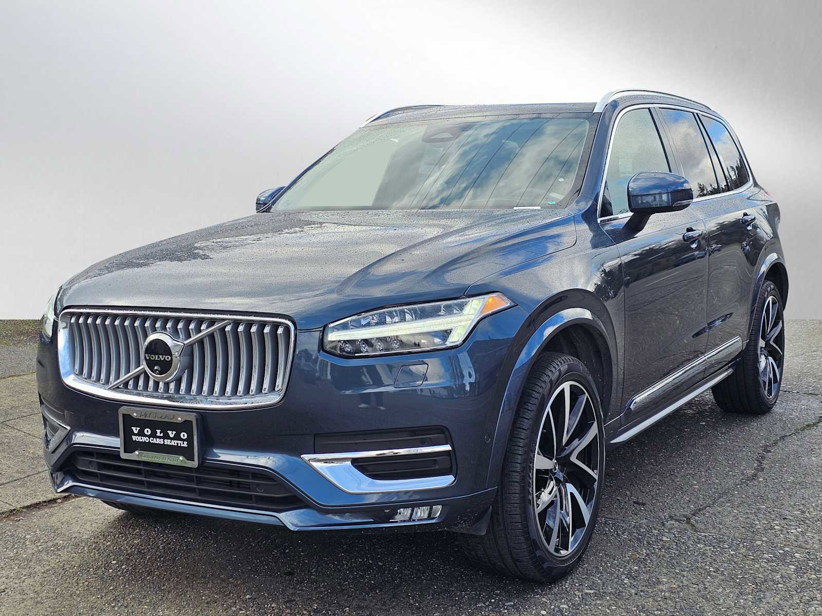 Certified 2024 Volvo XC90 B6 Ultimate w/ Protection Package Premier image 15