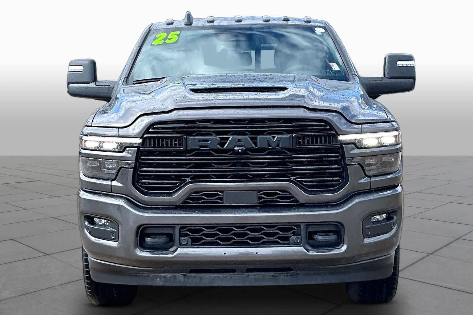 Used 2025 RAM 2500 Laramie AWD/4WD image 5