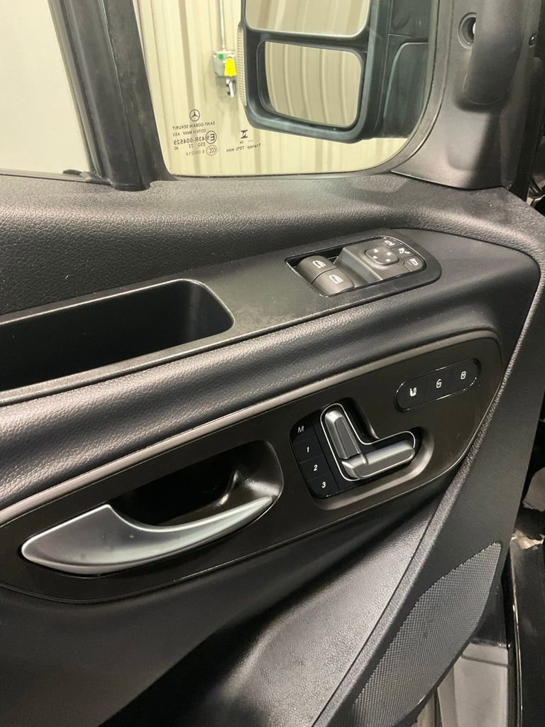 Used 2024 Mercedes-Benz Sprinter 2500 image 7
